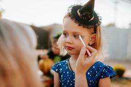 Entertainment Options for a Kids' Glamour Party